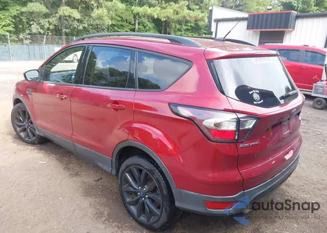 2017 Ford Escape Titanium z USA, uszkodzony, nr VIN 1FMCU0JD2HUD91350